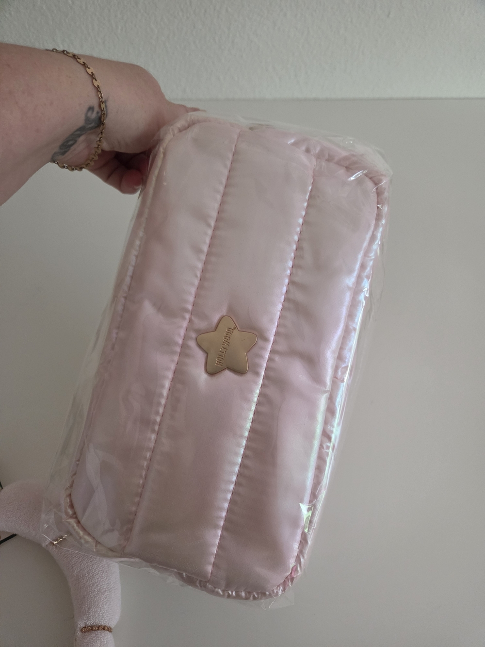 Conair Headband With The Creme Shop Cosmetic Bag - Picture 5 of 7